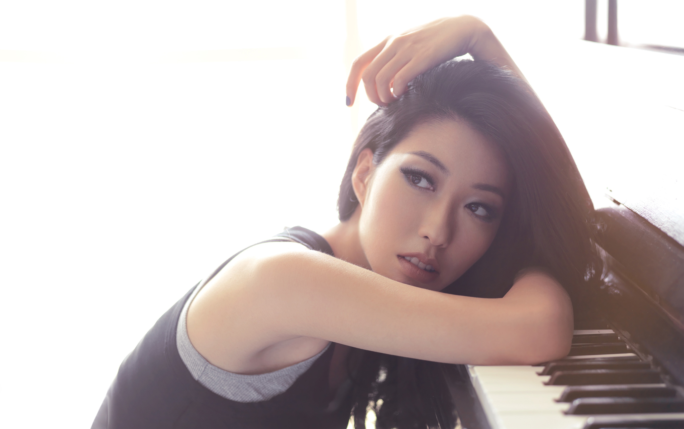 4-7_ARTIST_BG_曲婉婷